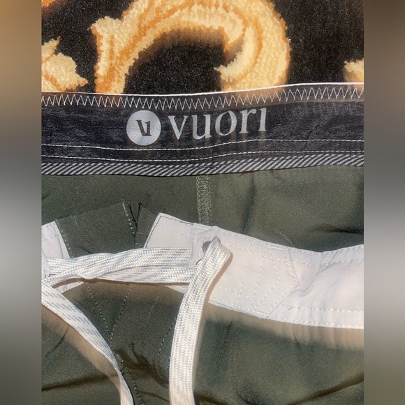 Vuori Men’s Cruise Boardshort V314 Green Multi Sz 28 - Picture 6 of 6